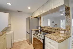 49 SE 7th Ave, Delray Beach, FL 33483 - Photo 8
