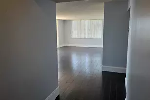 2780 NE 183rd St, Aventura, FL 33160 - Photo 4