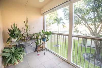 400 W Village Green Cir Circle W #214, Palm Springs, FL 33461 - Photo 12