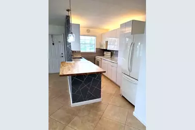 115 Lakes End Drive #D, Fort Pierce, FL 34982 - Photo 6