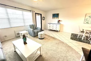131 Oakridge J, Deerfield Beach, FL 33442 - Photo 4