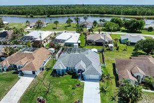 3419 SE Hart Cir, Port Saint Lucie, FL 34984 - Photo 2