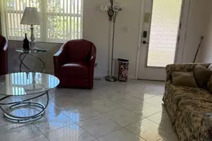457 Flanders, Delray Beach, FL 33484 - Photo 4