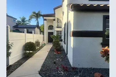 15705 NW 10th Street, Pembroke Pines, FL 33028 - Photo 4