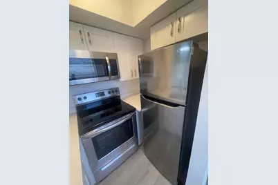 411 SE 10th Street #5, Hallandale Beach, FL 33009 - Photo 6