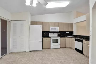 7243 S Devon Drive, Tamarac, FL 33321 - Photo 6