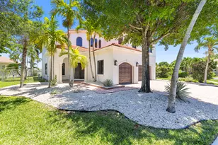 1324 Beacon Cir, Wellington, FL 33414 - Photo 4