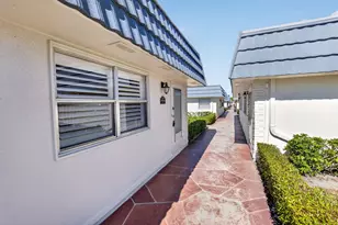 102 E Waterford E, Delray Beach, FL 33446 - Photo 2