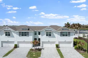 5612 SE Edgewater Cir, Stuart, FL 34997 - Photo 2
