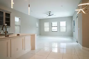 8665 E Baypoint Cir, Parkland, FL 33076 - Photo 8