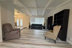 589 Cashiers Dr, West Palm Beach, FL 33413 - Photo 10