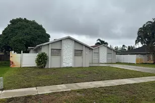 589 Cashiers Dr, West Palm Beach, FL 33413 - Photo 2