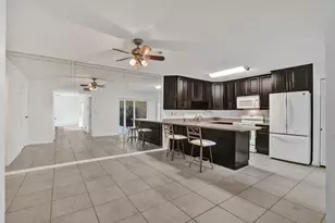 9110 SW 22nd Ct, Davie, FL 33324 - Photo 8