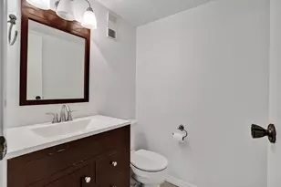 9110 SW 22nd Ct, Davie, FL 33324 - Photo 14