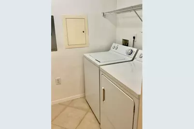 6533 Emerald Dunes Drive #108  W/garage, West Palm Beach, FL 33411 - Photo 12