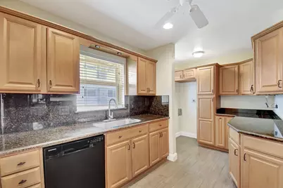 2757 NE 29th Avenue #4, Lighthouse Point, FL 33064 - Photo 2