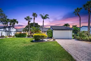 17 Villa Ln, Boynton Beach, FL 33436 - Photo 2