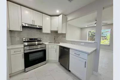 1652 NE 33rd Street #B, Oakland Park, FL 33334 - Photo 4