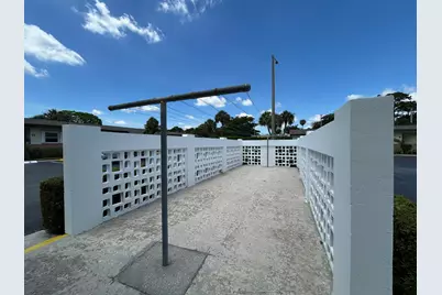 2911 Ashley Dr #J, West Palm Beach, FL 33415 - Photo 20