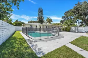 1721 N 16th Ct, Hollywood, FL 33020 - Photo 20