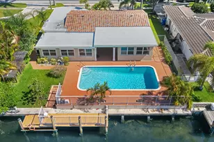 330 SE 9th Ct, Pompano Beach, FL 33060 - Photo 16