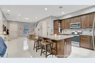 20908 NW 1st Drive, Pembroke Pines, FL 33029 - Photo 1