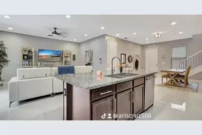 20908 NW 1st Drive, Pembroke Pines, FL 33029 - Photo 4