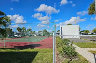2886 E Fernley Dr Dr E, West Palm Beach, FL 33415 - Photo 30