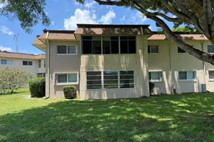 752 Lori Dr, Palm Springs, FL 33461 - Photo 2