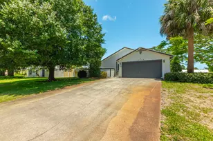 1616 SW 20th St Street SW, Vero Beach, FL 32962 - Photo 8