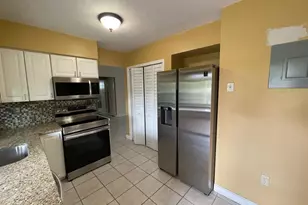 8136 NW 21st Ct, Sunrise, FL 33322 - Photo 2