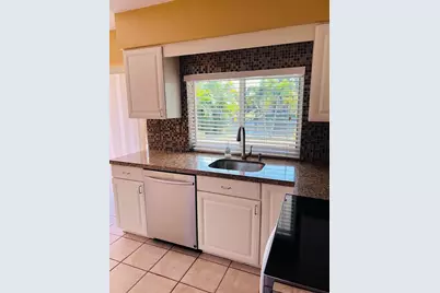 8136 NW 21st Court, Sunrise, FL 33322 - Photo 4