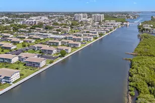 740 W Horizons W, Boynton Beach, FL 33435 - Photo 8