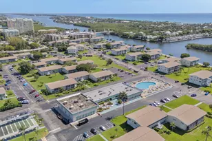 740 W Horizons W, Boynton Beach, FL 33435 - Photo 2