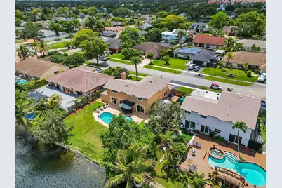 621 SW 98th Terrace, Pembroke Pines, FL 33025 - Photo 36