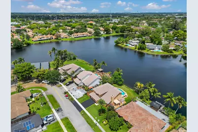621 SW 98th Terrace, Pembroke Pines, FL 33025 - Photo 38