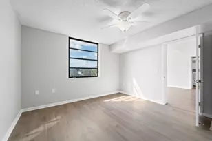 3636 Whitehall Dr, West Palm Beach, FL 33401 - Photo 12