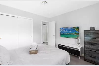 2640 NW 9th Lane, Wilton Manors, FL 33311 - Photo 18