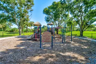 137 Harbourside Cir, Jupiter, FL 33477 - Photo 40