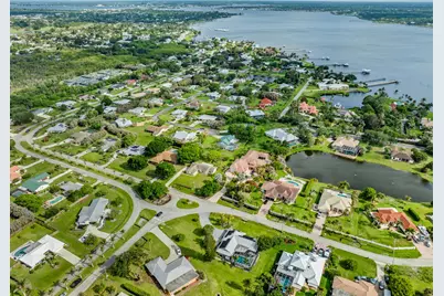 2415 NW Cove View, Stuart, FL 34994 - Photo 14