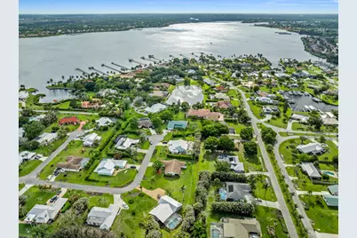 2415 NW Cove View, Stuart, FL 34994 - Photo 12