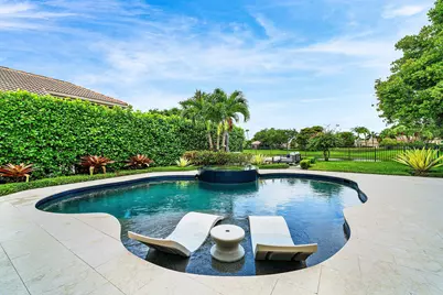 21 Somerset Drive, Palm Beach Gardens, FL 33418 - Photo 1