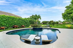21 Somerset Dr, Palm Beach Gardens, FL 33418 - Photo 1