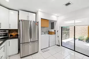 8061 NW 71st Ct, Tamarac, FL 33321 - Photo 4