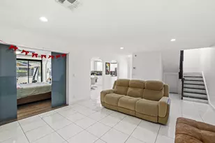 8061 NW 71st Ct, Tamarac, FL 33321 - Photo 8