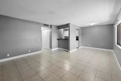 818 Meadows Circle, Boynton Beach, FL 33436 - Photo 4