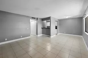 818 Meadows Cir, Boynton Beach, FL 33436 - Photo 4