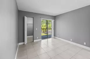 818 Meadows Cir, Boynton Beach, FL 33436 - Photo 10