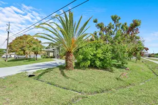 1701 SW Penrose Ave, Port Saint Lucie, FL 34953 - Photo 4