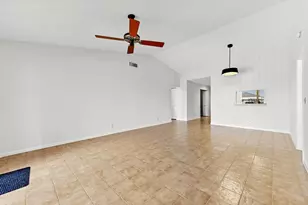 8515 Lakepoint Ct, Lake Worth, FL 33467 - Photo 6